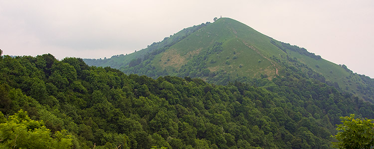 il Monte Palanzone visto dalla cima del Pizzo dell'Asino