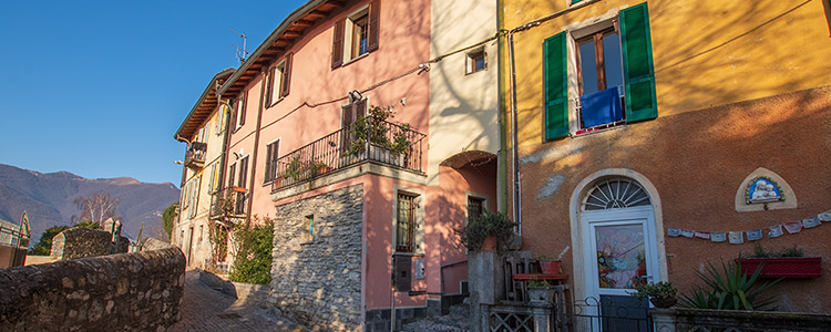 case della frazione Maggianico