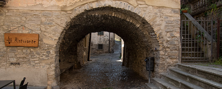 un suggestivo passaggio ad arco